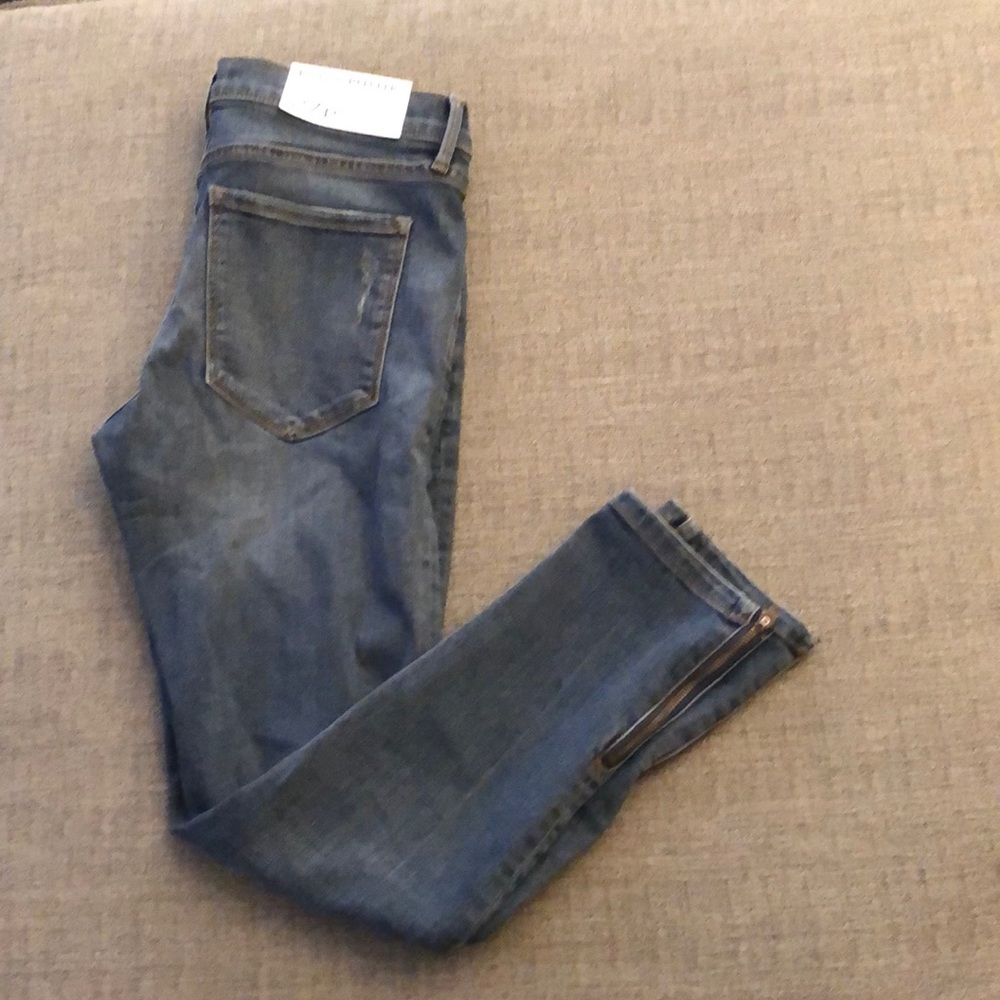 Banana Republic Distressed Jeans (sz 27P)